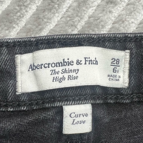 Abercrombie & Fitch Faded Black Curve Love Split Hem Skinny Jeans - Sz 28 (6R) - Picture 4 of 6